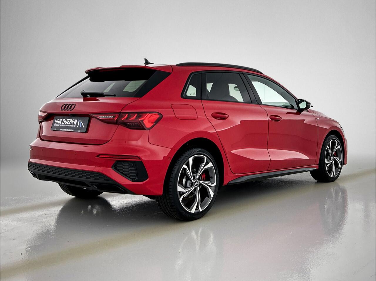 Audi A3 SPORTBACK 45 TFSIe S-Line RS stoelen leder, 3x S-Line, Matrix, 360Camera