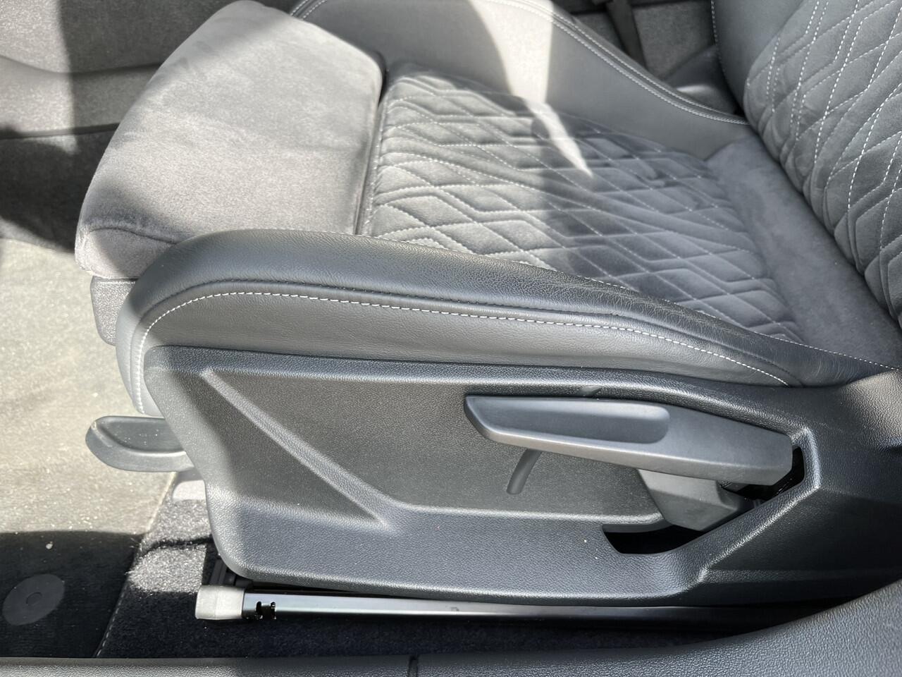 Audi A3 SPORTBACK 30 TFSI S-Line / AUTOMAAT/ 2X S-LINE/ PARK. SENSOREN/ CRUISE/ LED/ KEYLESS/ SMARTPHONE INTERFACE/ VIRTUAL COCKPIT/ NAVI/ CLIMA/ DAB/ 17" LMV