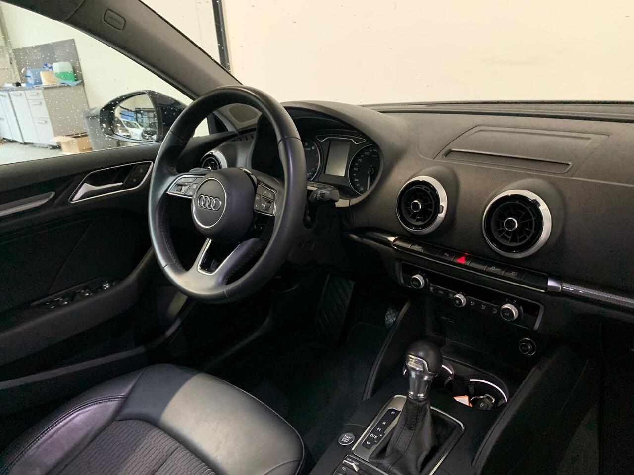 Audi A3 SPORTBACK 30 TFSI Advance Sport