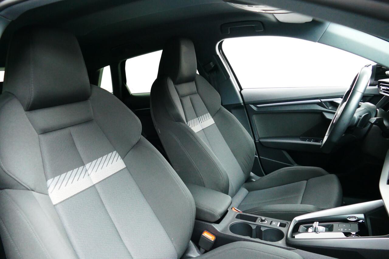 Audi A3 SPORTBACK 35 150pk TFSI Business edition. Camera, Navi, Virt Cockpit, Clima, Haak 1500kg