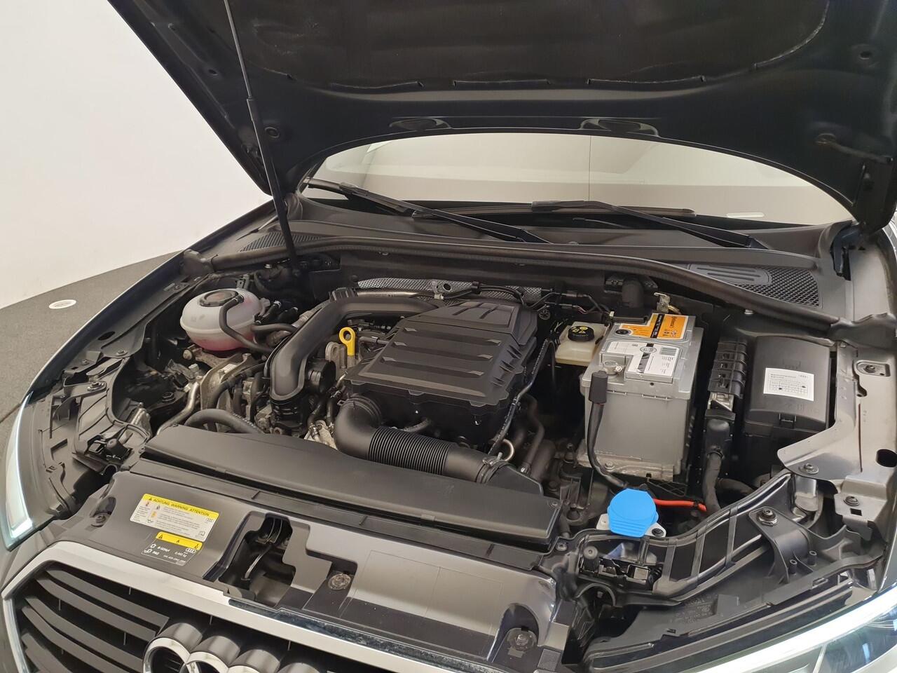 Audi A3 SPORTBACK 30 TFSI Sport S Line Cruise control, Stoelverwarming, Parkeersensoren