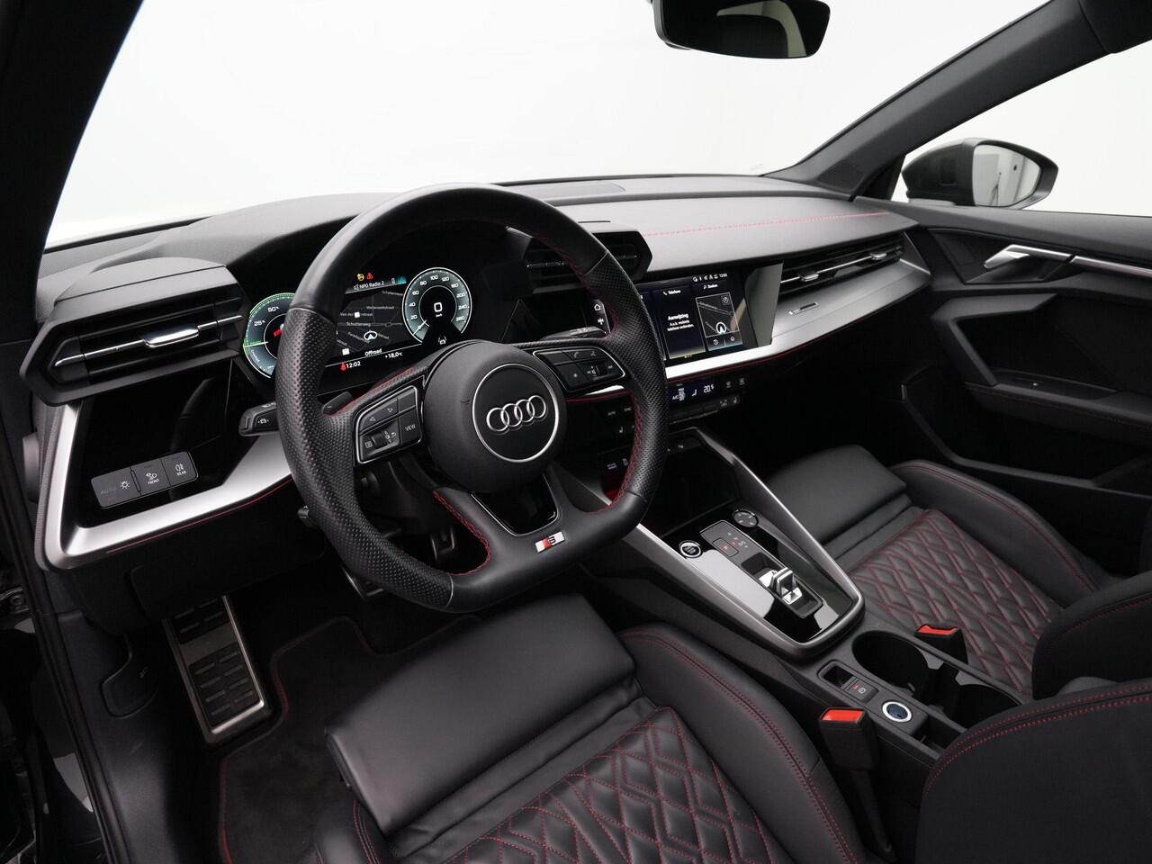 Audi A3 SPORTBACK 45 TFSI e 245 pk S edition Competition / S-Line | Panoramadak | Carbon pakket | Nappa leder | Matrix LED | Bang & Olufsen | Adaptive Cruise
