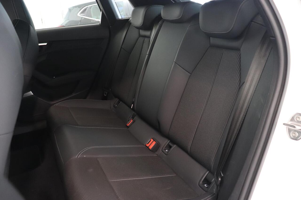Audi A3 SPORTBACK 40 TFSI e Edition 205 Pk. | Camera | B & O premium audio | Navigatie | Matrix LED | AppleCarplay AndroidAuto |