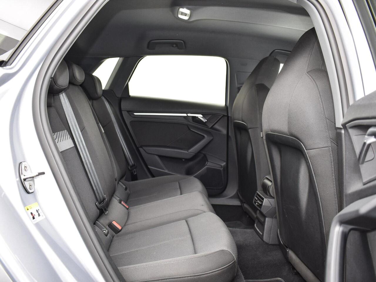 Audi A3 SPORTBACK 30 TFSI 110pk S-tronic Advanced edition · Apple/Android Car Play · Navigatie · P-Sensoren · Getint Glas · Parkeer Assistent · 17'' Inch · Garantie t/m 18-01-2027 of 100.000km