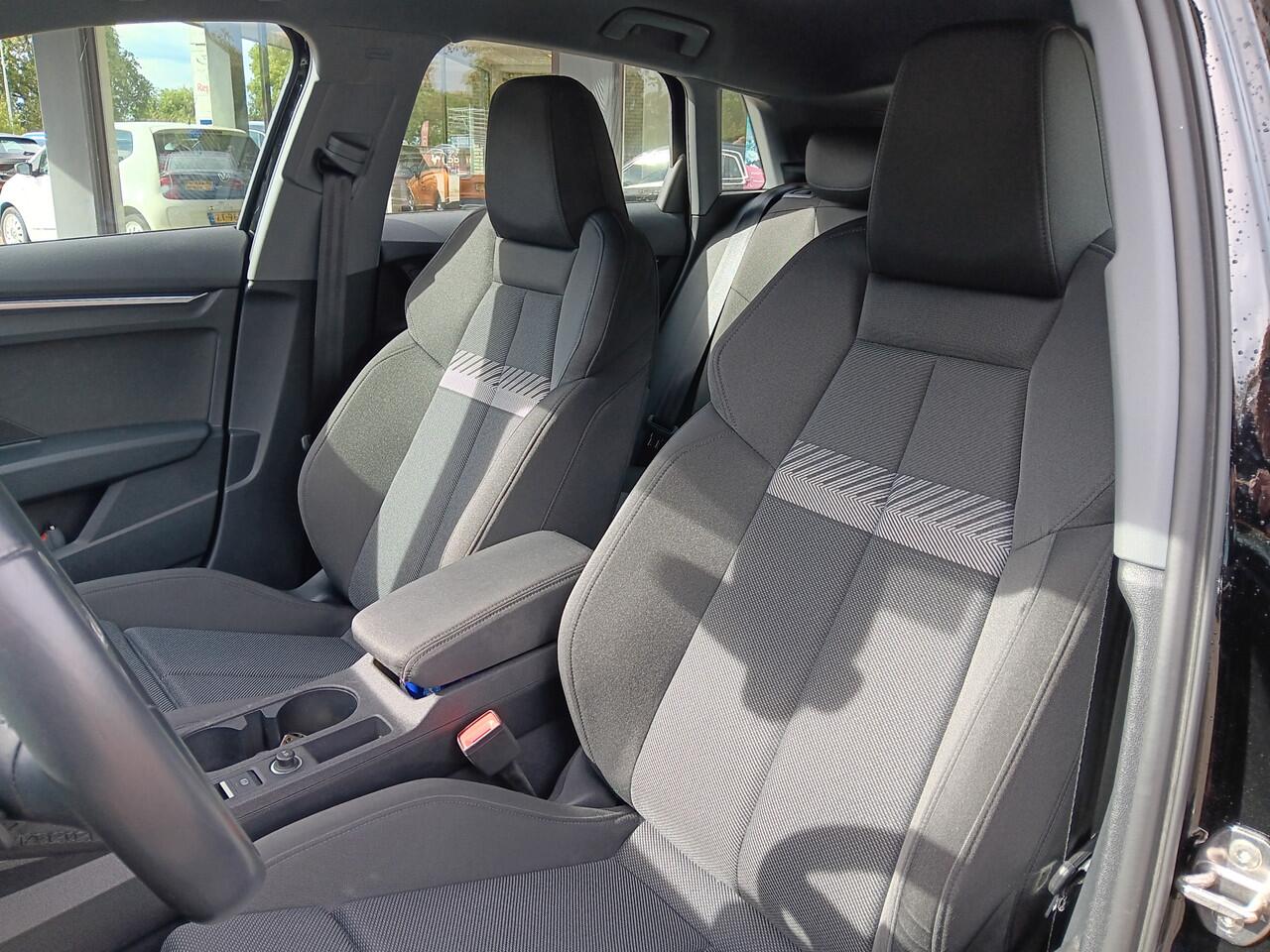 Audi A3 SPORTBACK 35 TFSI AUTOMAAT|Business edition,Comfstoelen|Matrix LED|NAV|TREKH|VIRTUAL DASH