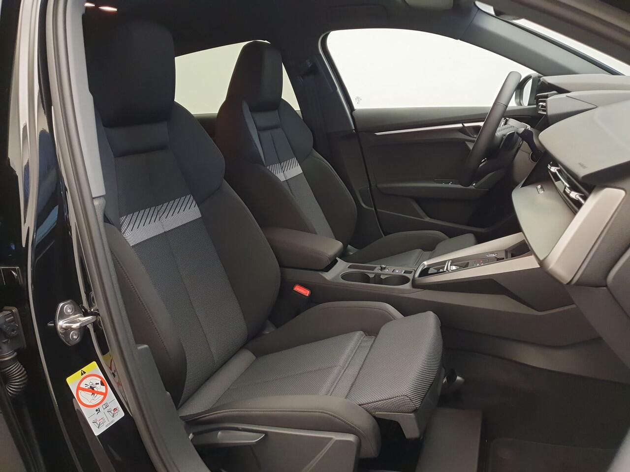 Audi A3 SPORTBACK 35 TFSI 150pk S-Line S-Tronic Virtual cockpit, Cruise control, App connect