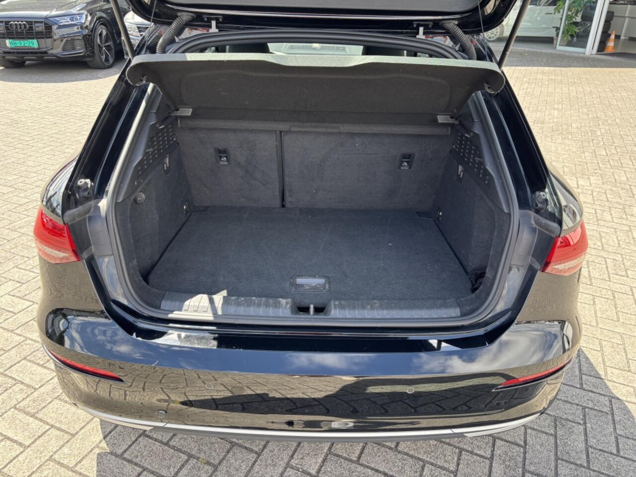 Audi A3 SPORTBACK 40 TFSI e Adv edit. Carplay Navi Cruise Keyless Pdc