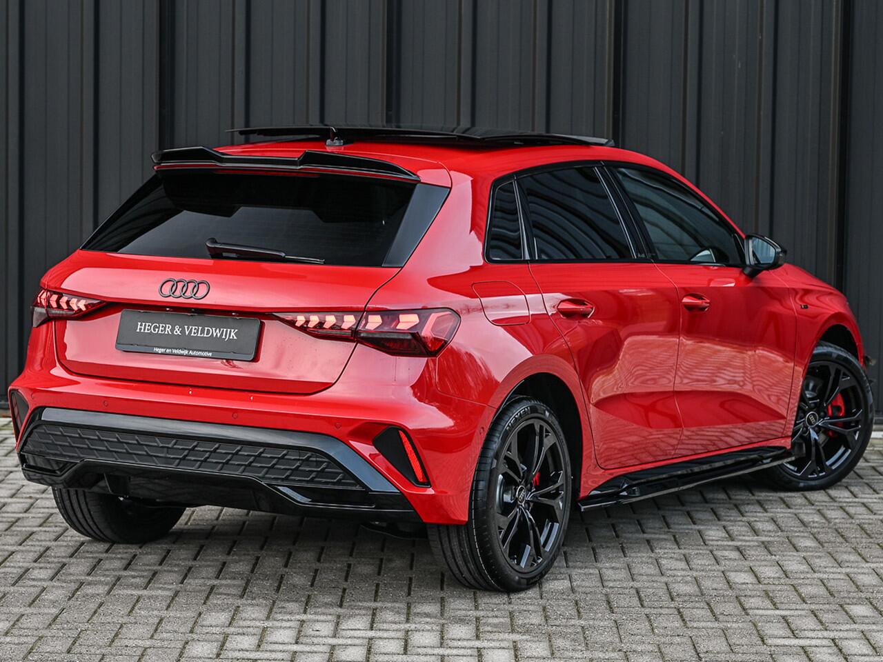 Audi A3 SPORTBACK 45 TFSI e S EDITION COMPETITION | BLACK OPTIC | MATRIX LED | KEYLESS | VIRTUAL COCKPIT | PANORAMADAK | AMBIANCE INTERIEUR | CAMERA | ADAPTIVE CRUISE