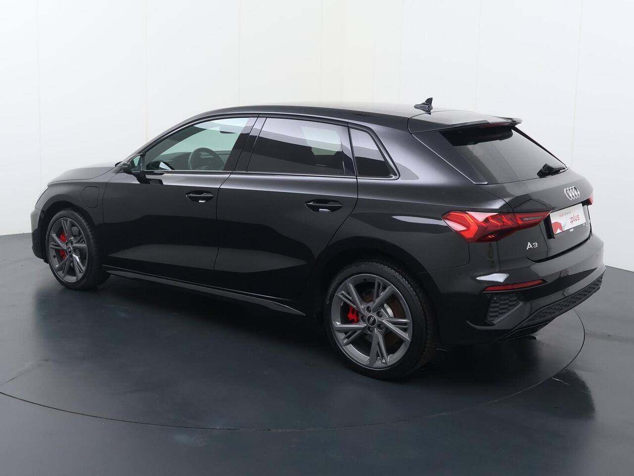 Audi A3 SPORTBACK 45 TFSI e S edition Competition | 245 PK | SoH 97% | LED verlichting | Audi soundsystem | Navigatiesysteem |