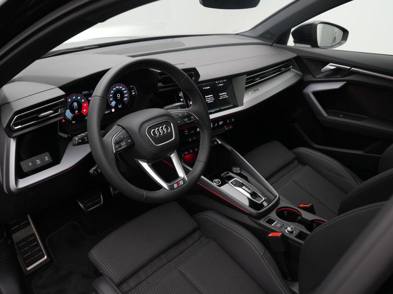 Audi A3 SPORTBACK 35 TFSI 150 pk S-tronic S edition / S-Line | Panoramadak | Sonos | Achteruitrijcamera | Stoelverwarming