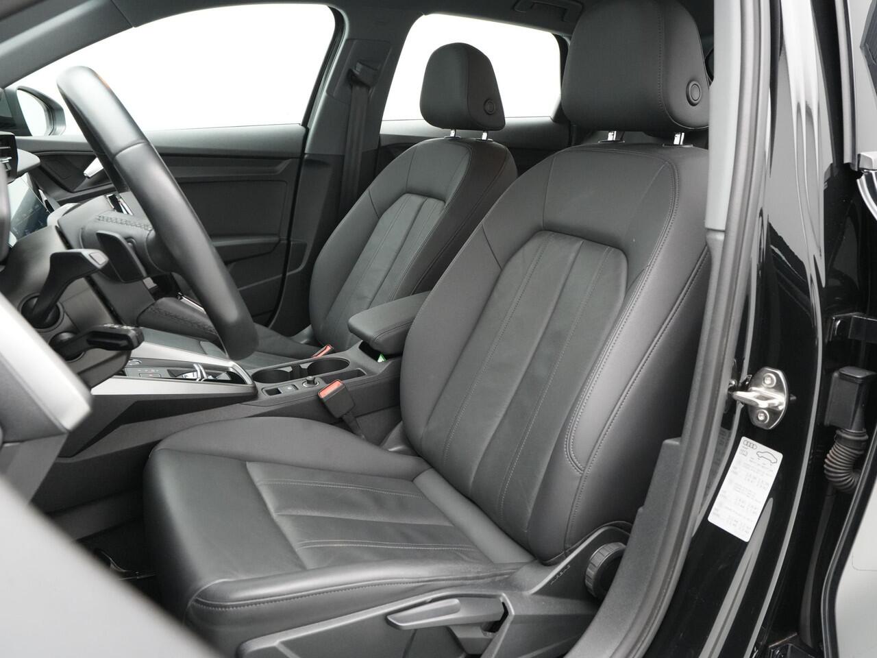 Audi A3 SPORTBACK 40 TFSI e 204pk Navigatie Stoelverwarming Parkassist Carplay Android 306