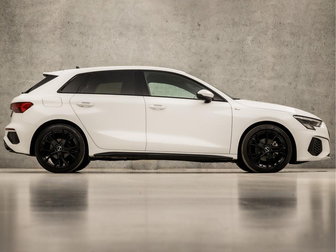 Audi A3 SPORTBACK 30 TFSI S-Line Sport Automaat (2X S-LINE, APPLE CARPLAY, GROOT NAVI, LEDER, STOELVERWARMING, SPORTSTOELEN, GETINT GLAS, ADAPTIVE CRUISE, KEYLESS, NIEUWSTAAT)