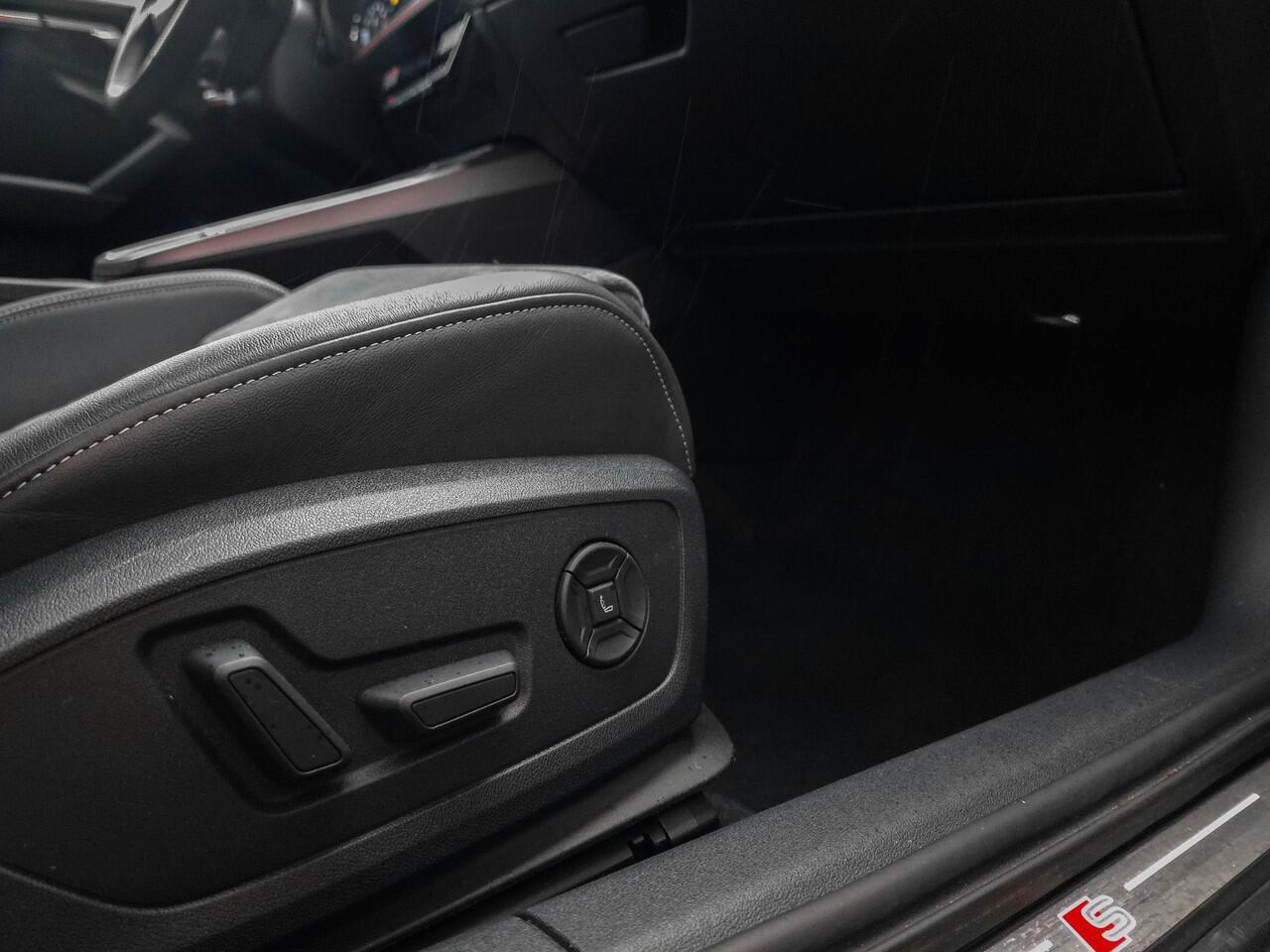 Audi A3 SPORTBACK 45 TFSIe S | Pano | B&O | 19"| Memo | HUD | Amb 30kl | E. Klep | Massage