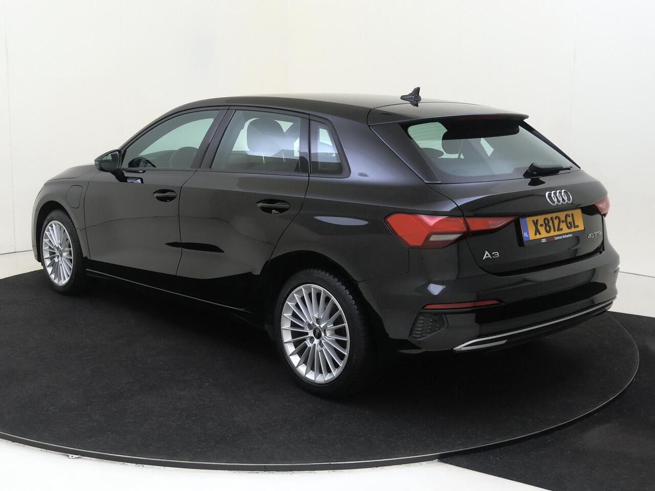 Audi A3 SPORTBACK 40 TFSI e Edition | Parkeersensoren achter | Keyless | Stoelverwarming | Cruise control | CarPlay | Electronic climate control | Navigatie |