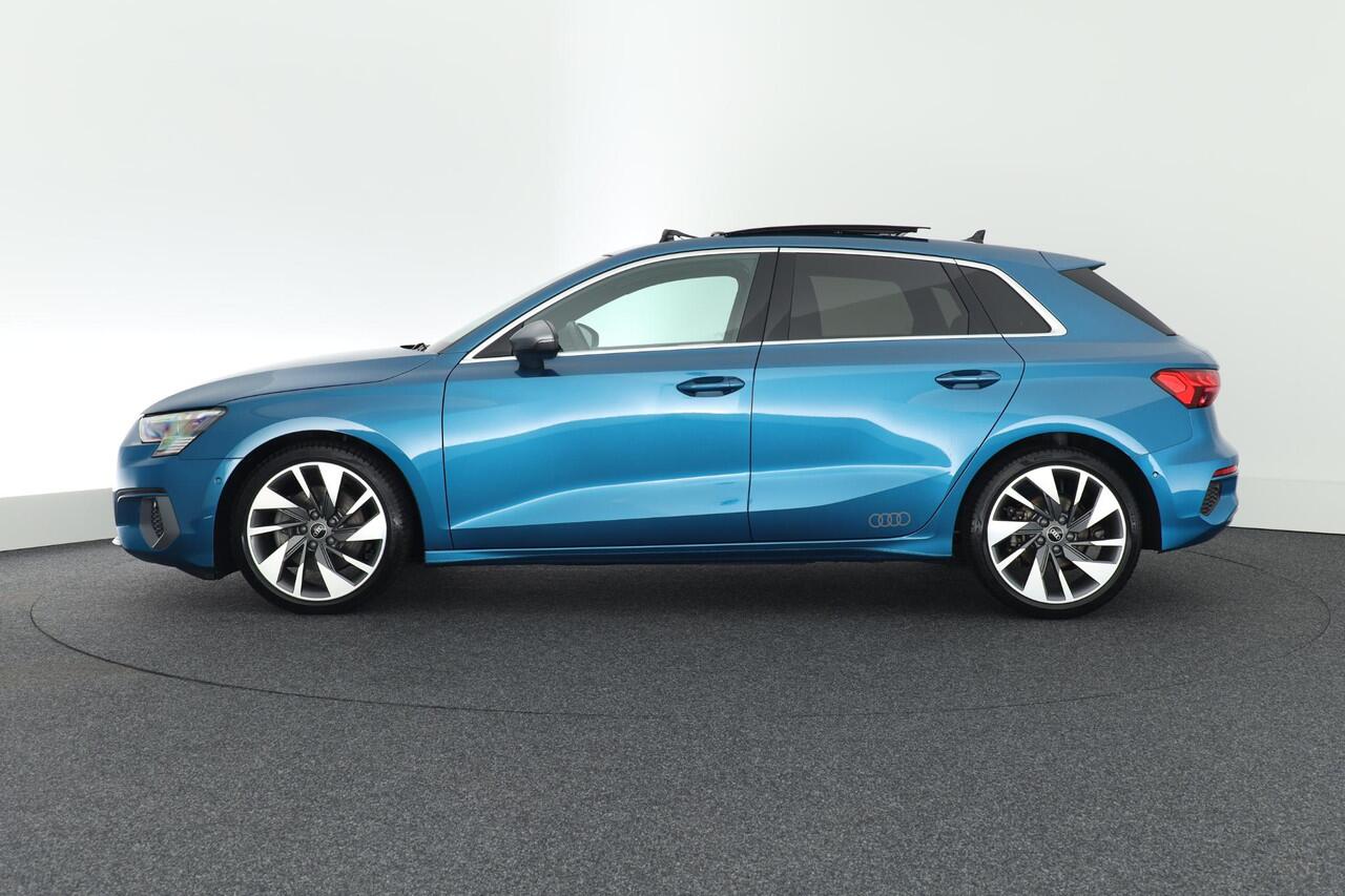 Audi A3 SPORTBACK 35 TFSI 150pk S-Line edition one Panoramadak Stoelverwarming ACC Virtual Cockpit Navigatie