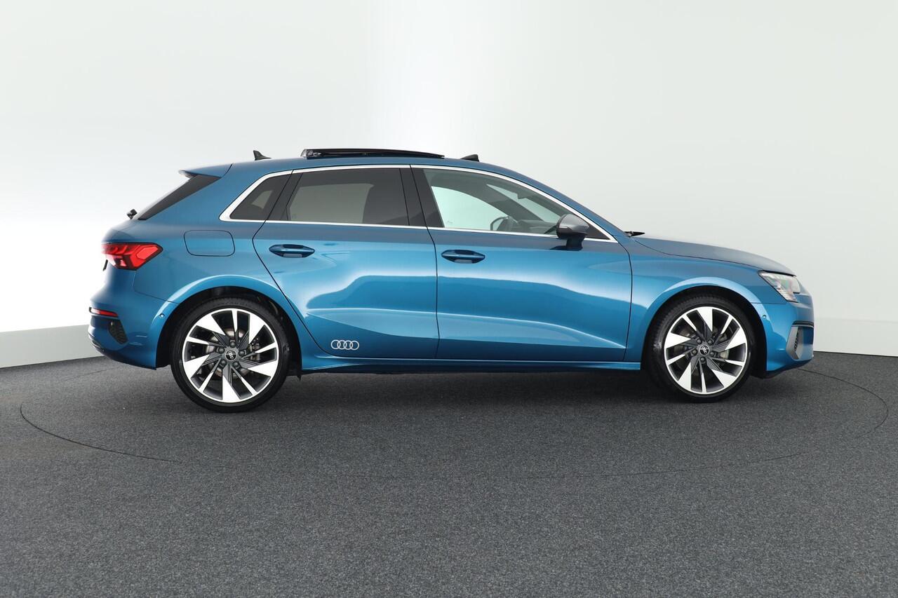 Audi A3 SPORTBACK 35 TFSI 150pk S-Line edition one Panoramadak Stoelverwarming ACC Virtual Cockpit Navigatie