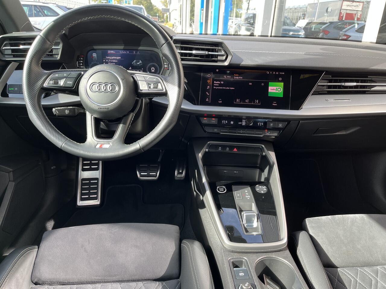 Audi A3 SPORTBACK 30 TFSI S-Line / AUTOMAAT/ 2X S-LINE/ PARK. SENSOREN/ CRUISE/ LED/ KEYLESS/ SMARTPHONE INTERFACE/ VIRTUAL COCKPIT/ NAVI/ CLIMA/ DAB/ 17" LMV
