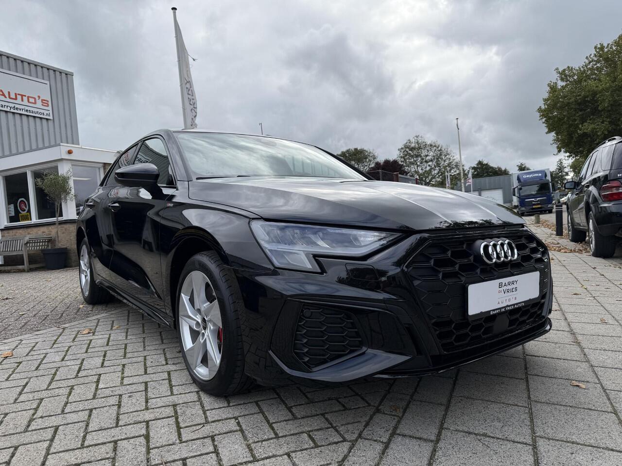 Audi A3 SPORTBACK 45 TFSI e S-Line Competition edition | Afneembare Trekhaak | Dealer onderhouden |