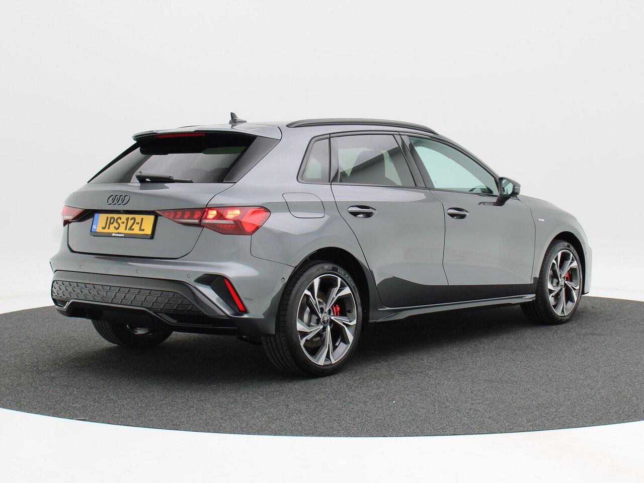 Audi A3 SPORTBACK 45 TFSi e 272 Pk Automaat S-Line Competition | Adaptive Cruise | Sonos | Navigatie | Trekhaak | Camera | Carplay | Stoelverwarming | 18 Inch | 1.897 Km!!