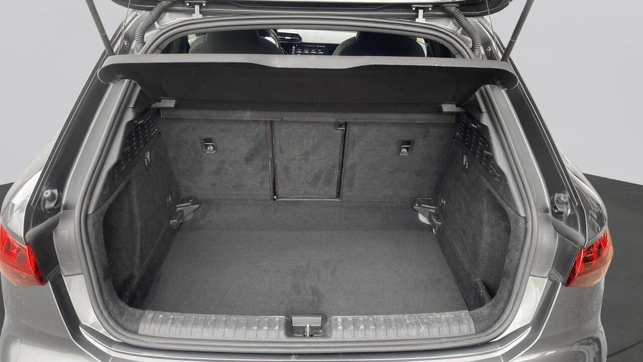 Audi A3 SPORTBACK 35 TFSI 150pk Automaat S edition / Panoramadak / Matrix LED / Sfeerverlichting