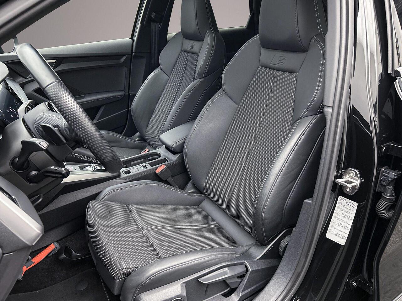 Audi A3 SPORTBACK 45 TFSI e S Edition | Pano | Matrix | Elek Kofferklep | Audi sound | Matrix-Led | Adapt. Cruise | Carplay | Ambient lighting | Navi | Optiek Zwart | S Line | Akoestisch glas |