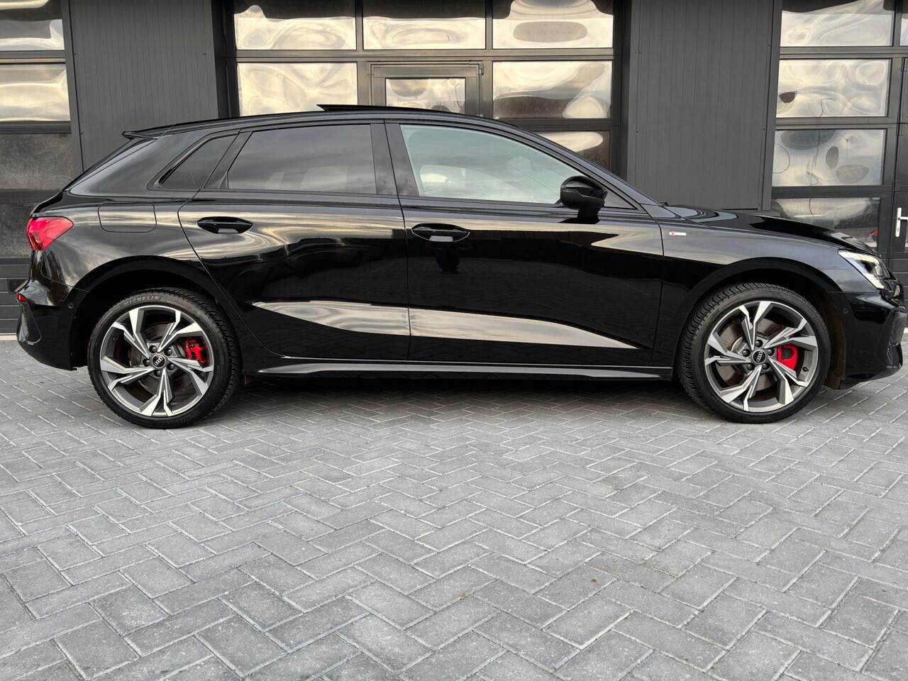 Audi A3 SPORTBACK 45 TFSIe 245 pk S-line Matrix Pano Sfeer