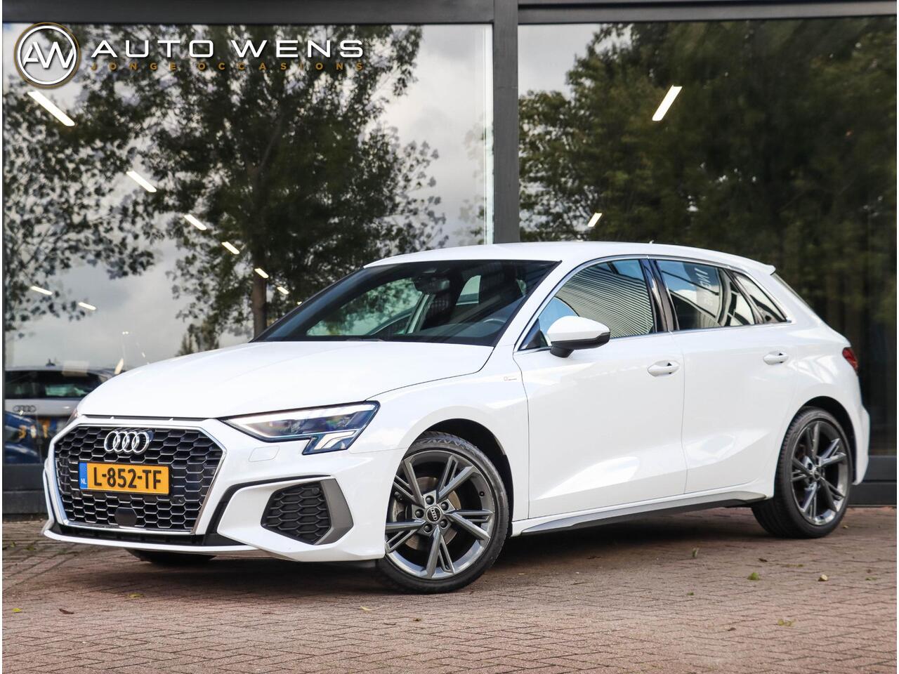 Audi A3 SPORTBACK 30 TFSI S edition Automaat 2x S Line Matrix LED