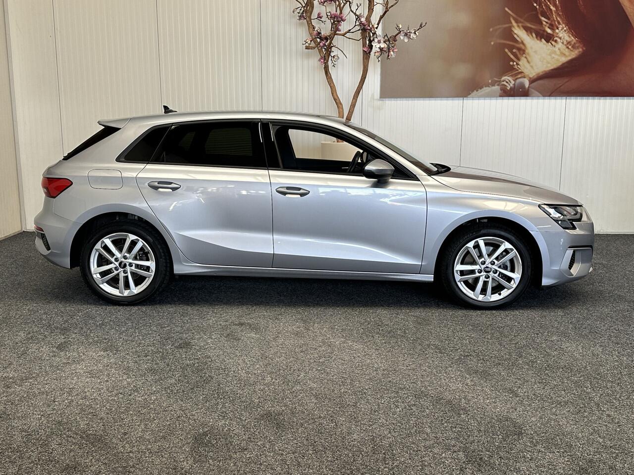 Audi A3 SPORTBACK 40 TFSI E EDITION PHEV AUTOMAAT VIRTUAL DASHBOARD STUUR FLIPPERS MET WINTERSET APPLE CARPLAY NAVIGATIE STOELVERWARMING ZEER MOOI !! 3010