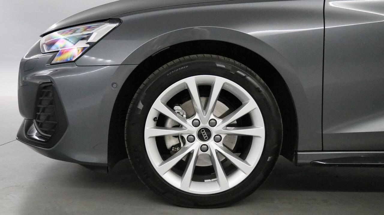 Audi A3 SPORTBACK 30 TFSI 115pk S-Line Edition S-Tronic / Navigatie / Adaptive Cruise / Parkeersensoren