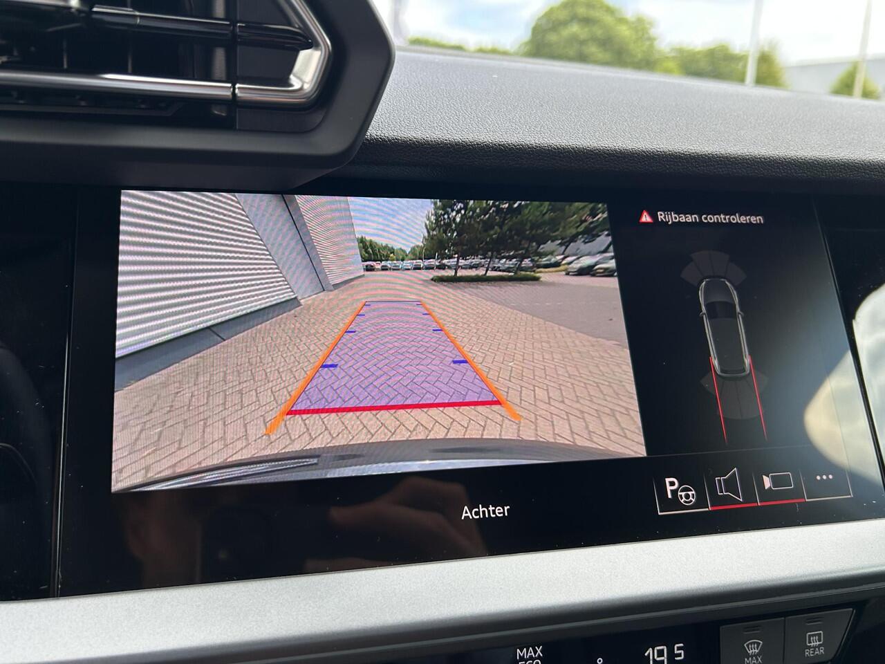 Audi A3 SPORTBACK Advanced edition 40 TFSI e 150 kW / 204 PK Sportba | Stoelverwarming | Adaptieve Cruis Control | Sportstuur | Camera | Sfeerverlichting |