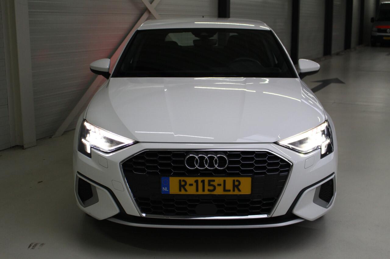 Audi A3 SPORTBACK 30 TFSI Advanced edition Navigatie | Climate control | Cruise Control | Lichtmetalen velgen