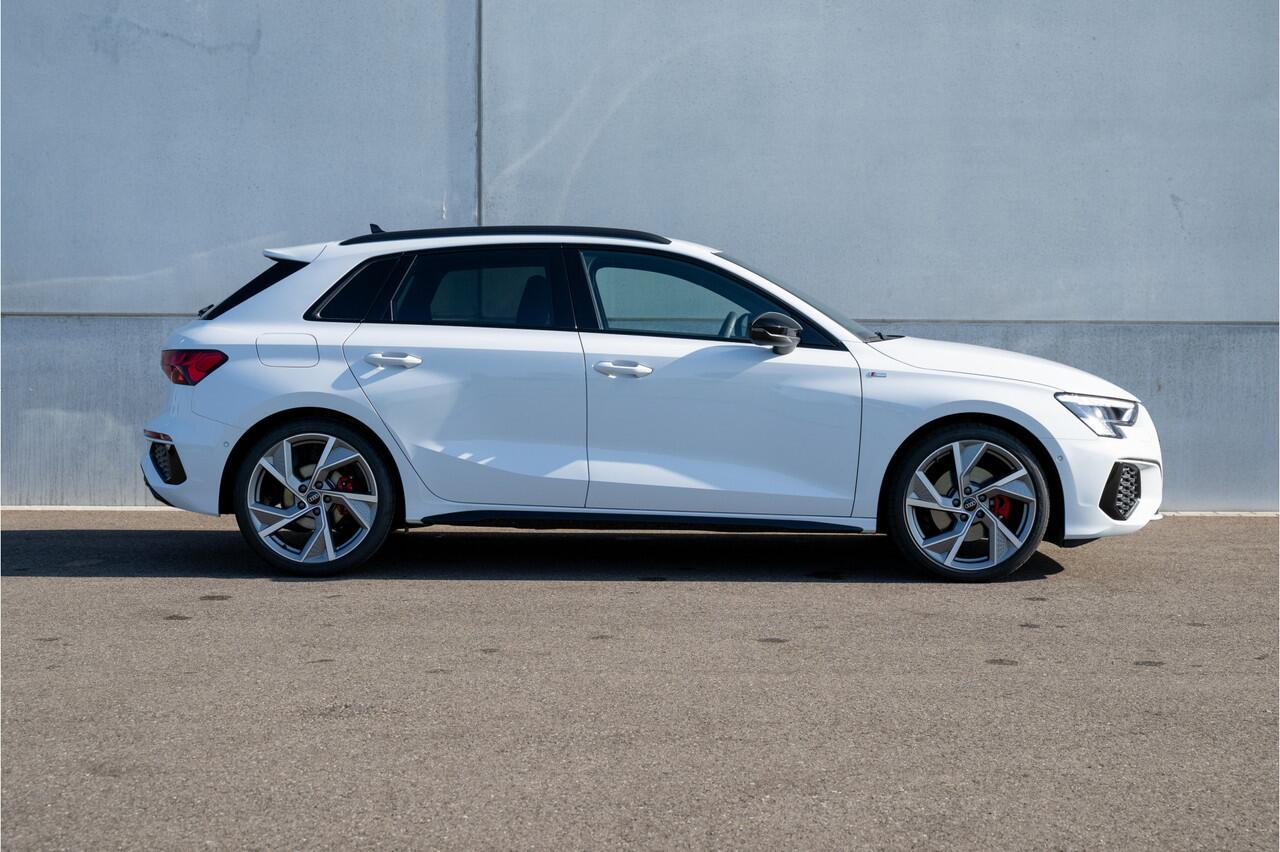 Audi A3 SPORTBACK 35 TFSI S-Line / Dynamic package / Matrix LED