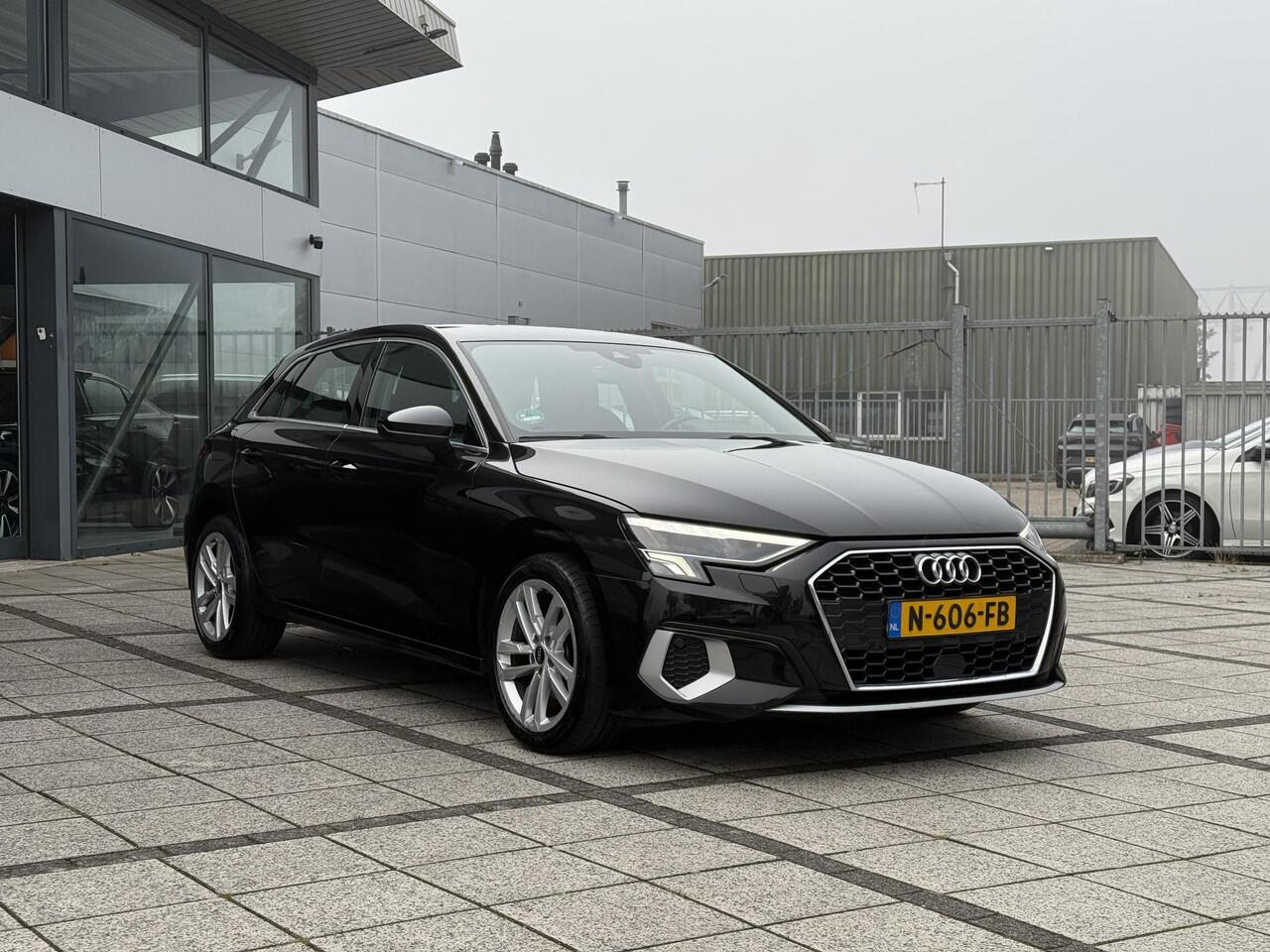 Audi A3 SPORTBACK 30 TFSI Aut. Advanced ed. | Virtual | ALU | Navi | ECC | Carplay |
