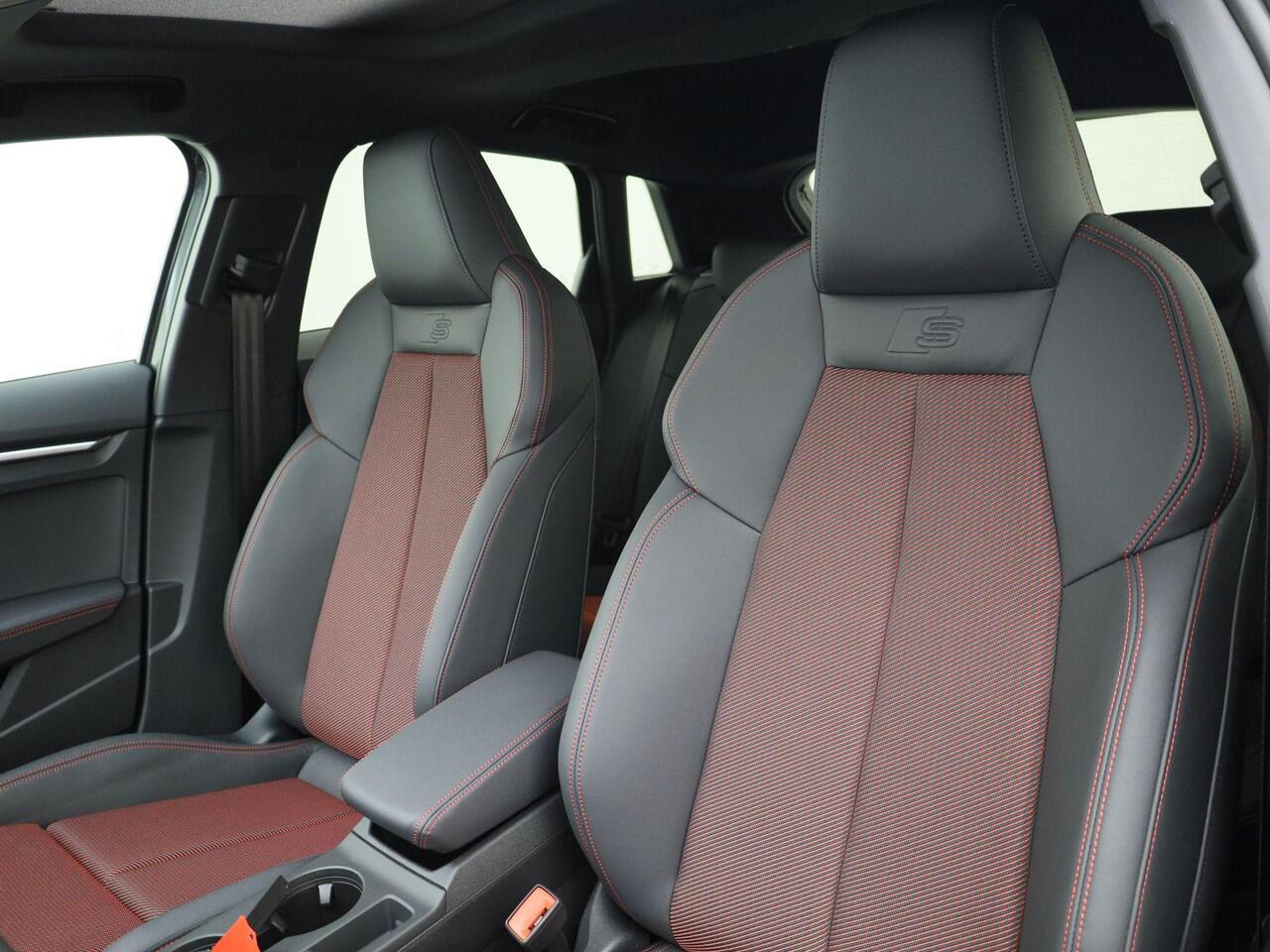 Audi A3 SPORTBACK 45 TFSIe 272PK S Line Competition · Panoramadak · Drive select · Camera + Parkeersensoren · Garantie tot april 2027