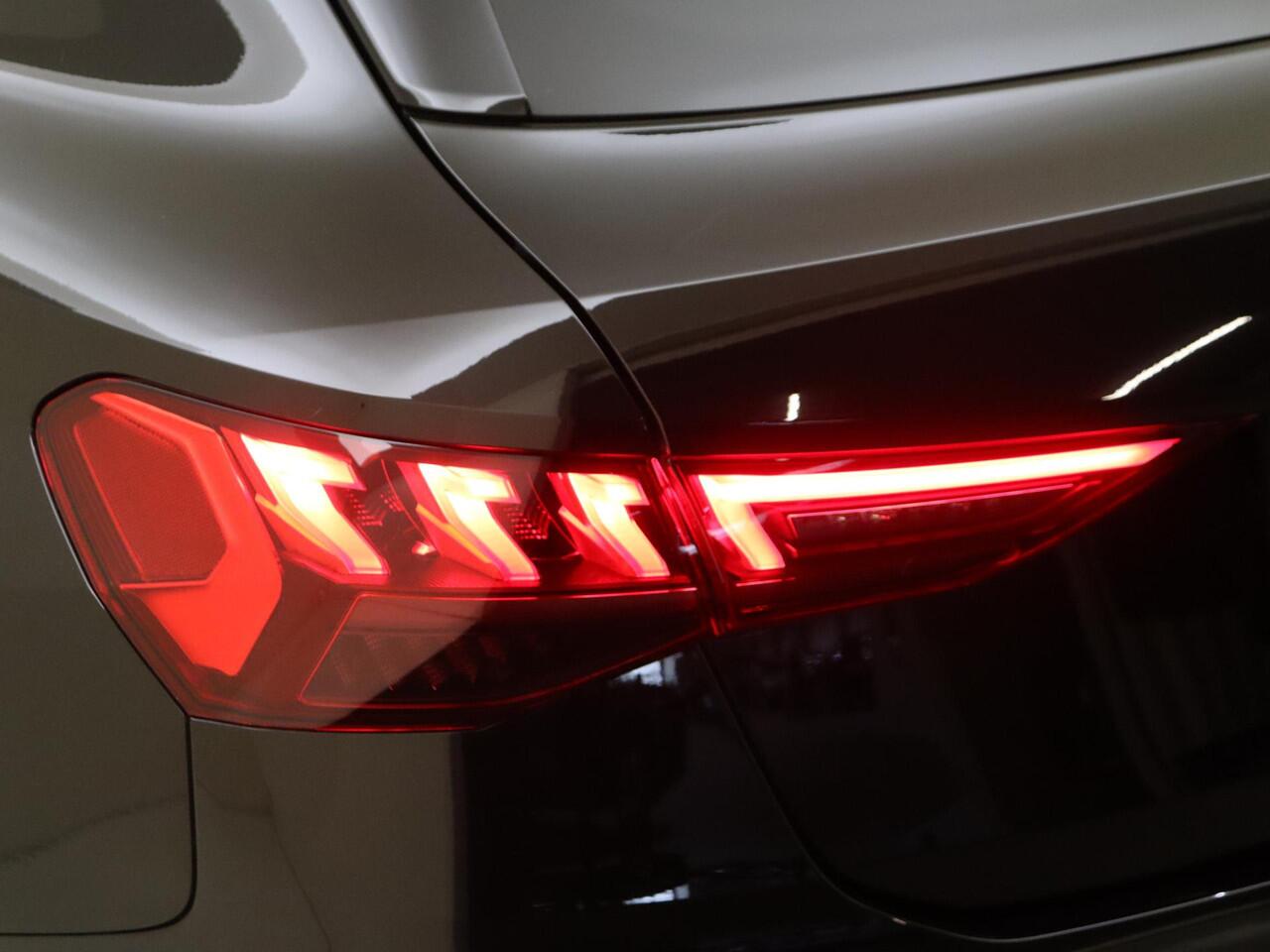 Audi A3 SPORTBACK 45 TFSI e S edition Competition | Trekhaak | Bang & Olufsen | Parkeerasisstent | Keyless | Sfeerverlichting | Dodehoek detectie | Stoelverwarming | Achteruitrijcamera |