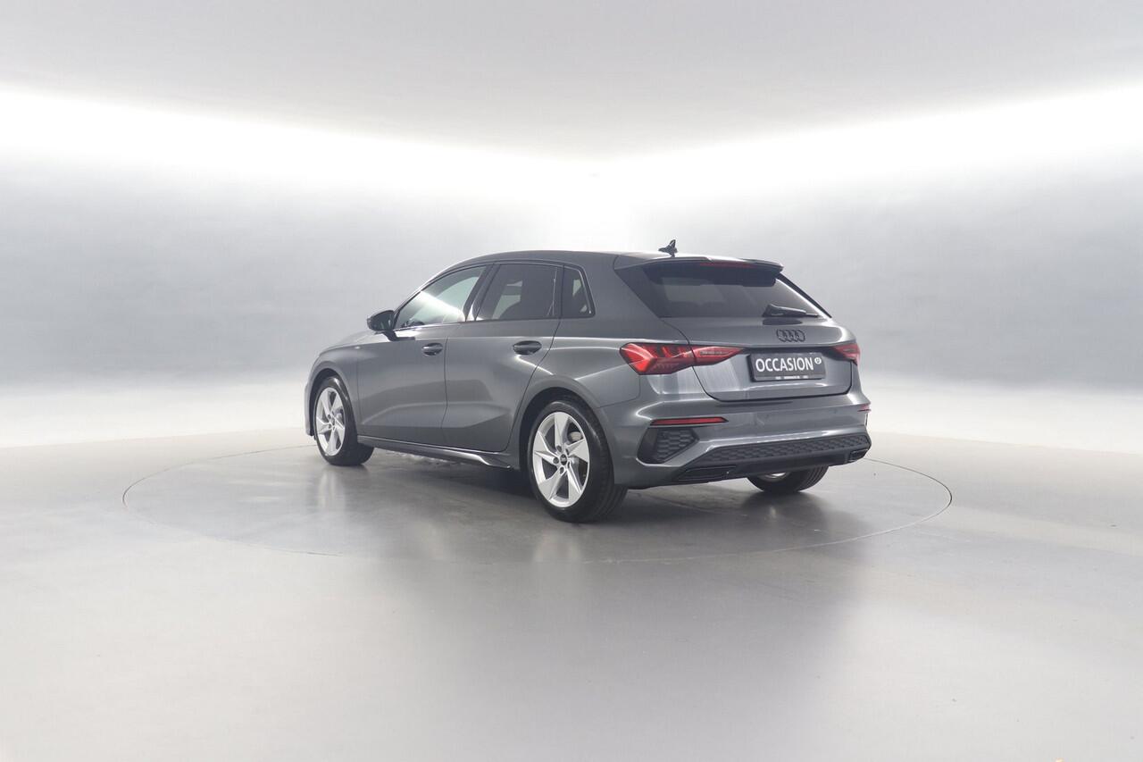 Audi A3 SPORTBACK 35 TFSI 150pk S edition S-Tronic / Navigatie / Adaptive Cruise Control / Parkeersensoren