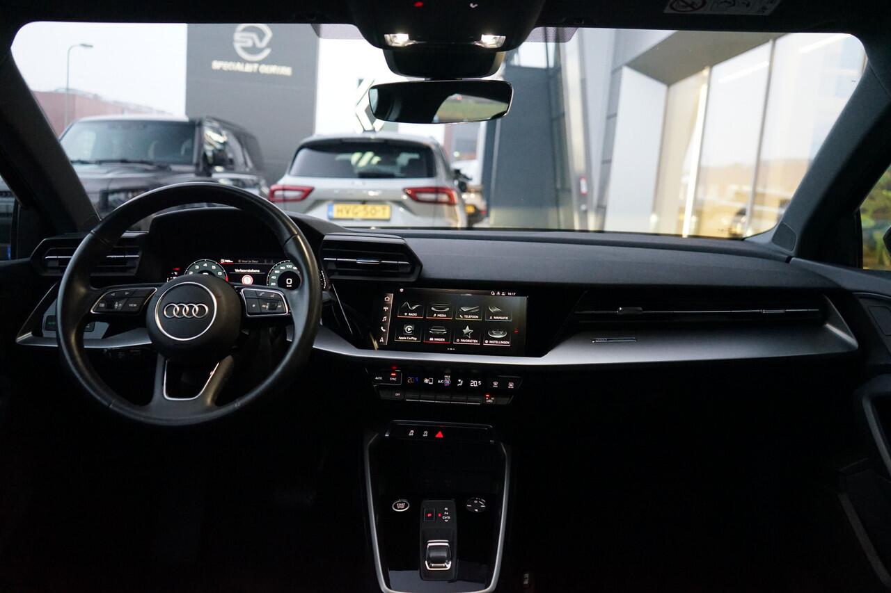 Audi A3 SPORTBACK 30 TFSI Business edition | Adaptieve cruise control | Apple Carplay |