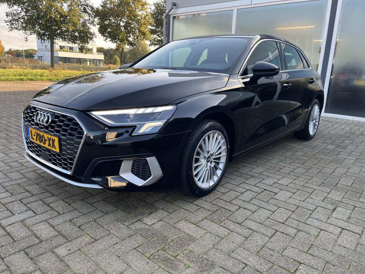 Audi A3 SPORTBACK 30 TFSI Advanced edition Automaat / Sportstoelen / Carplay / Clima / Cruise