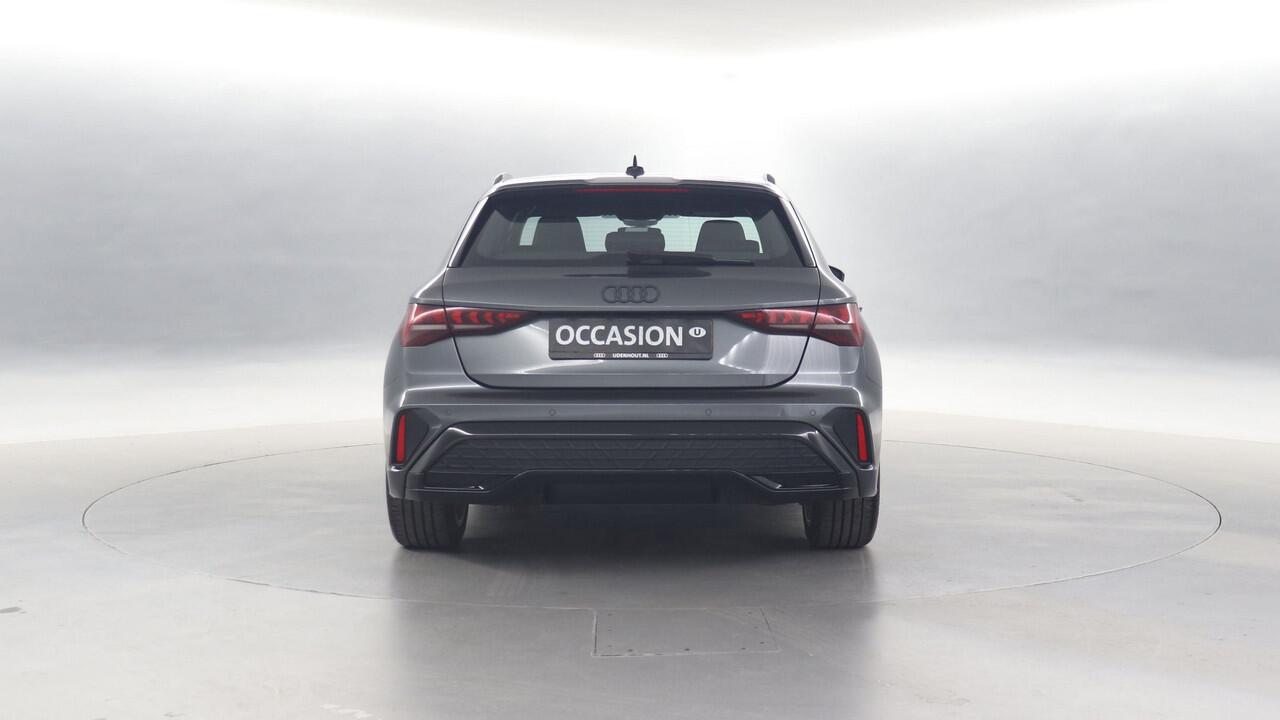 Audi A3 SPORTBACK 30 TFSI 115pk S-Line Edition S-Tronic / Navigatie / Adaptive Cruise / Parkeersensoren