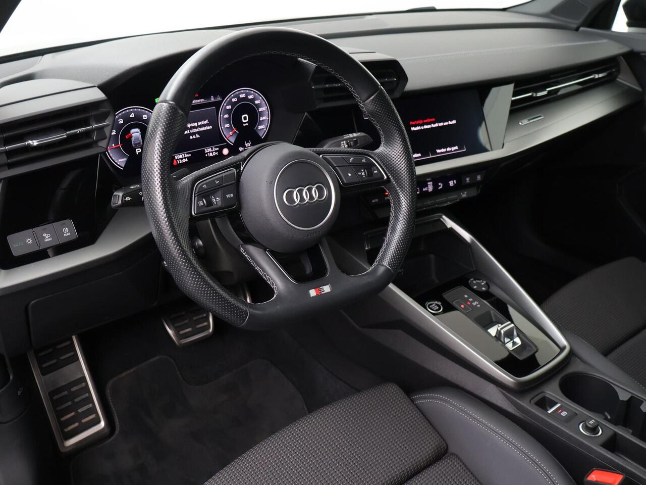 Audi A3 SPORTBACK 30 TFSI S edition | 110 PK | Automaat | Panoramadak | Adaptive cruise control | S line |