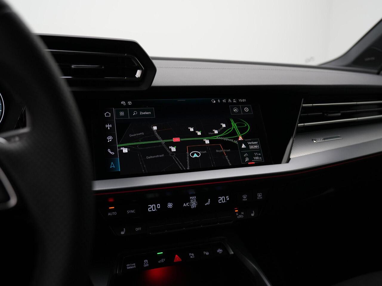 Audi A3 SPORTBACK 45 TFSI e 272 pk S-tronic S edition Competition / S-Line | Matrix LED | Head-up display | Sonos | Elektr. verstelbare stoel | Leder/alcantara