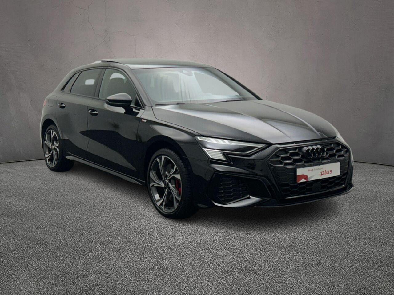 Audi A3 SPORTBACK 45 TFSI e S Edition | Pano | Matrix | Elek Kofferklep | Audi sound | Matrix-Led | Adapt. Cruise | Carplay | Ambient lighting | Navi | Optiek Zwart | S Line | Akoestisch glas |