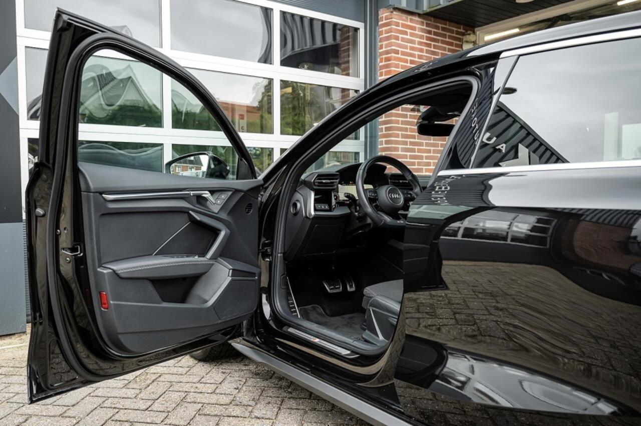 Audi A3 SPORTBACK 30 TFSI S edition | S-Line | ACC | Led | Virtual | Afgevlakt stuurwiel | NAP |