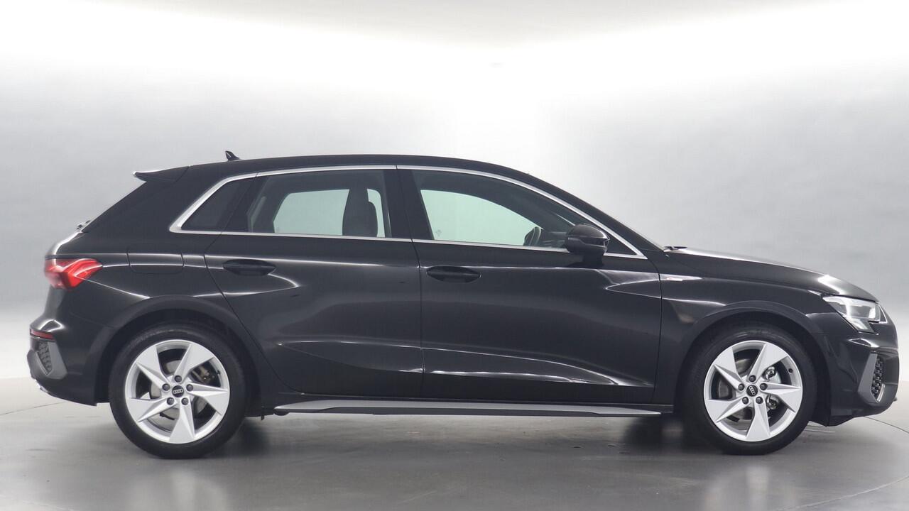 Audi A3 SPORTBACK 30 TFSI 110pk S Edition S-tronic / Navigatie / Adaptive Cruise Control / LED