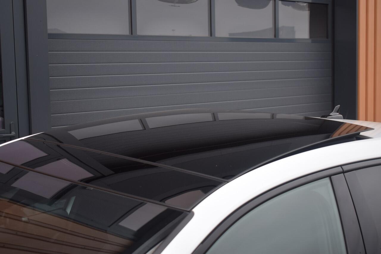 Audi A3 SPORTBACK 45 TFSI e S-line Competition | RS stoelen | Pano | 19"