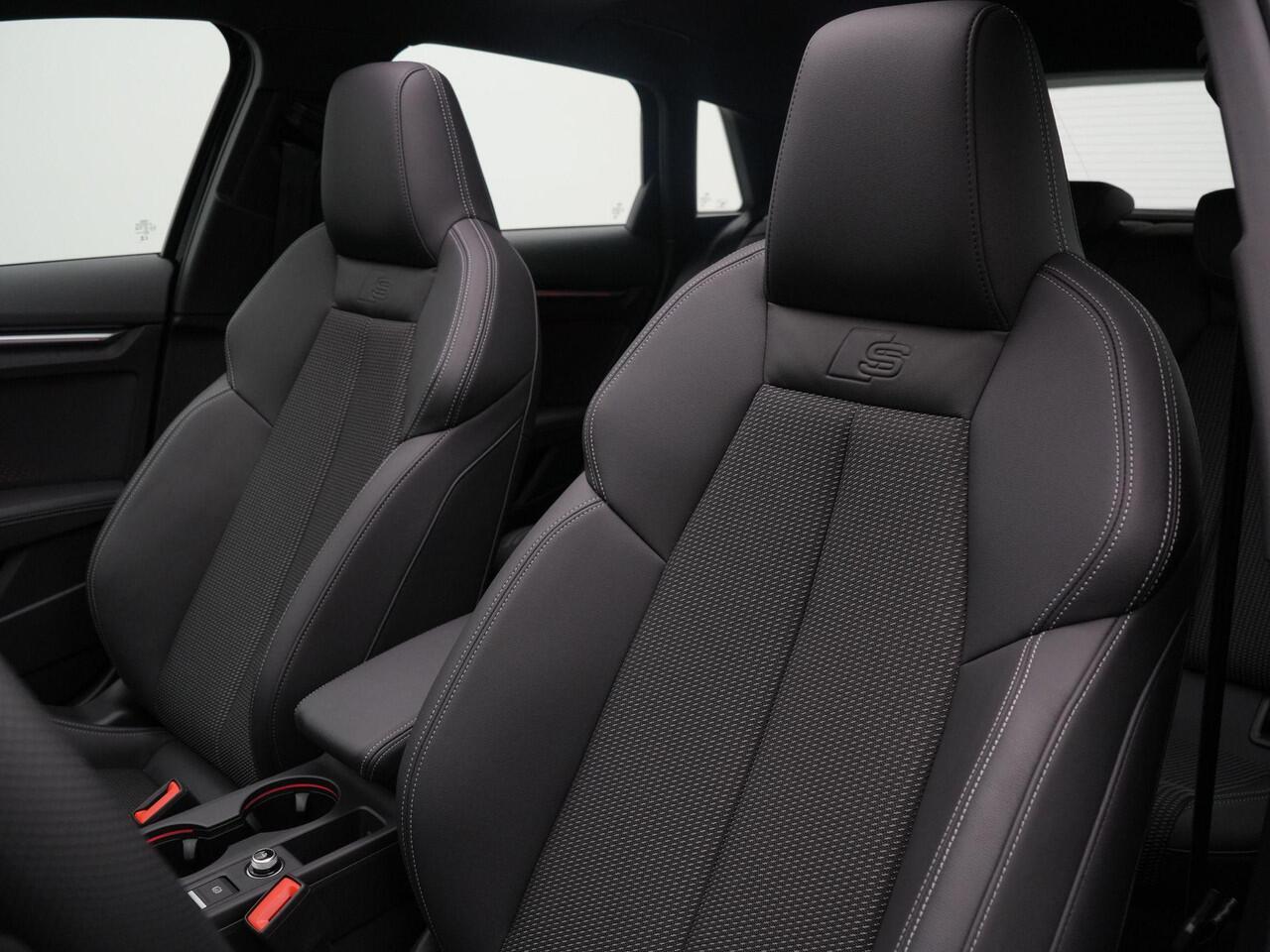 Audi A3 SPORTBACK 35 TFSI 150 pk S-tronic S edition / S-Line | Panoramadak | Sonos | Achteruitrijcamera | Stoelverwarming