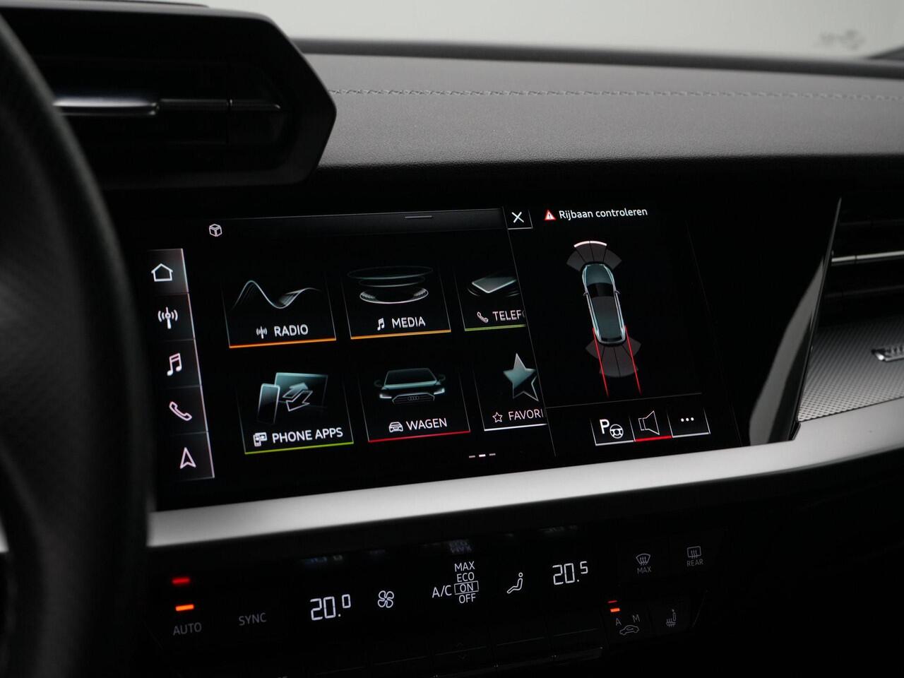 Audi A3 SPORTBACK 45 TFSI e 245 pk S-tronic S edition Competition / S-Line | Stoelverwarming | Navigatie | Parkeersensoren voor/achter | Adaptive Cruise