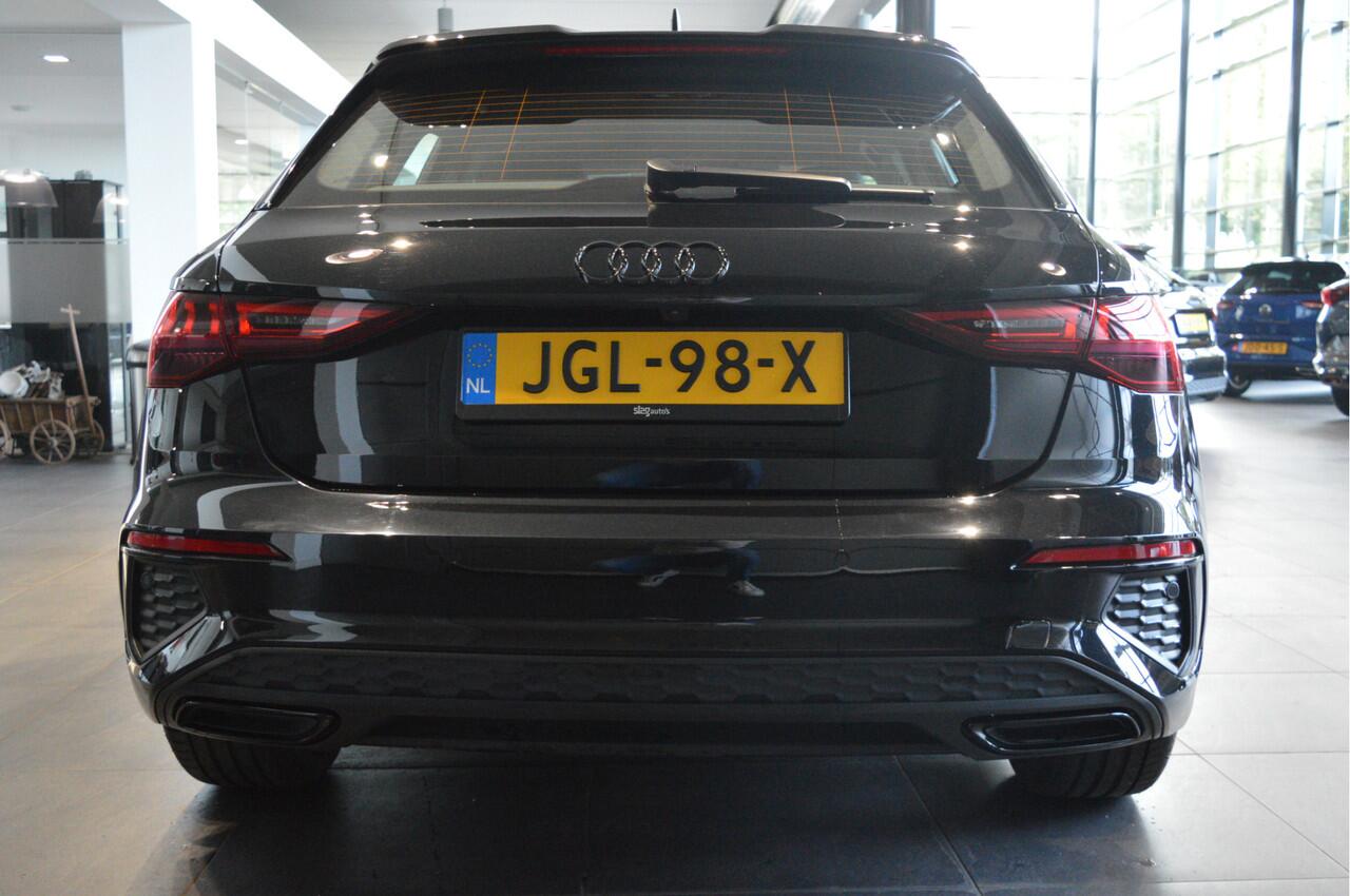Audi A3 SPORTBACK 30 TDI 3X S-LINE Black Style navi camera led 18 inch !!