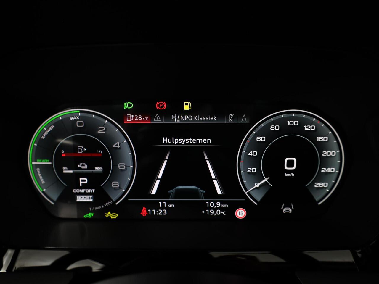 Audi A3 SPORTBACK 45 TFSI e S edition Competition 272 pk SOH 100% S-tronic| Navigatie | Panoramadak | Private lease vanaf ¤798,- | Achteruitrijcamera | Adaptieve cruise control | Matrix LED koplampen |