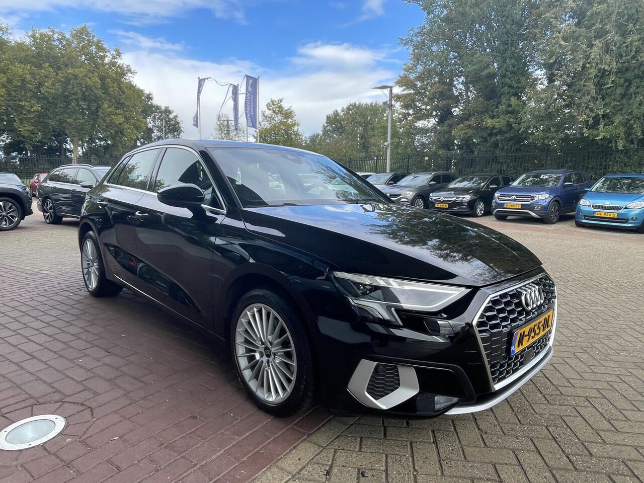 Audi A3 SPORTBACK 30 TFSI 110pk S-Tronic Advanced edition / LED / Navigatie / Climate Control / Parkeersensoren Achter / 17" LMV